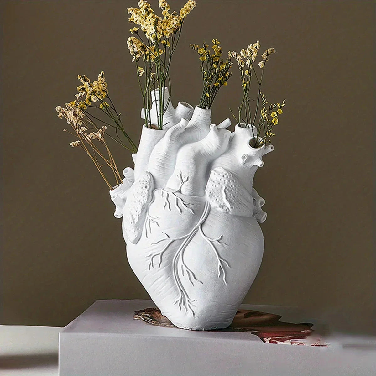 Escultura em Resina Coração Vaso Decorativo para Flores - eFlix