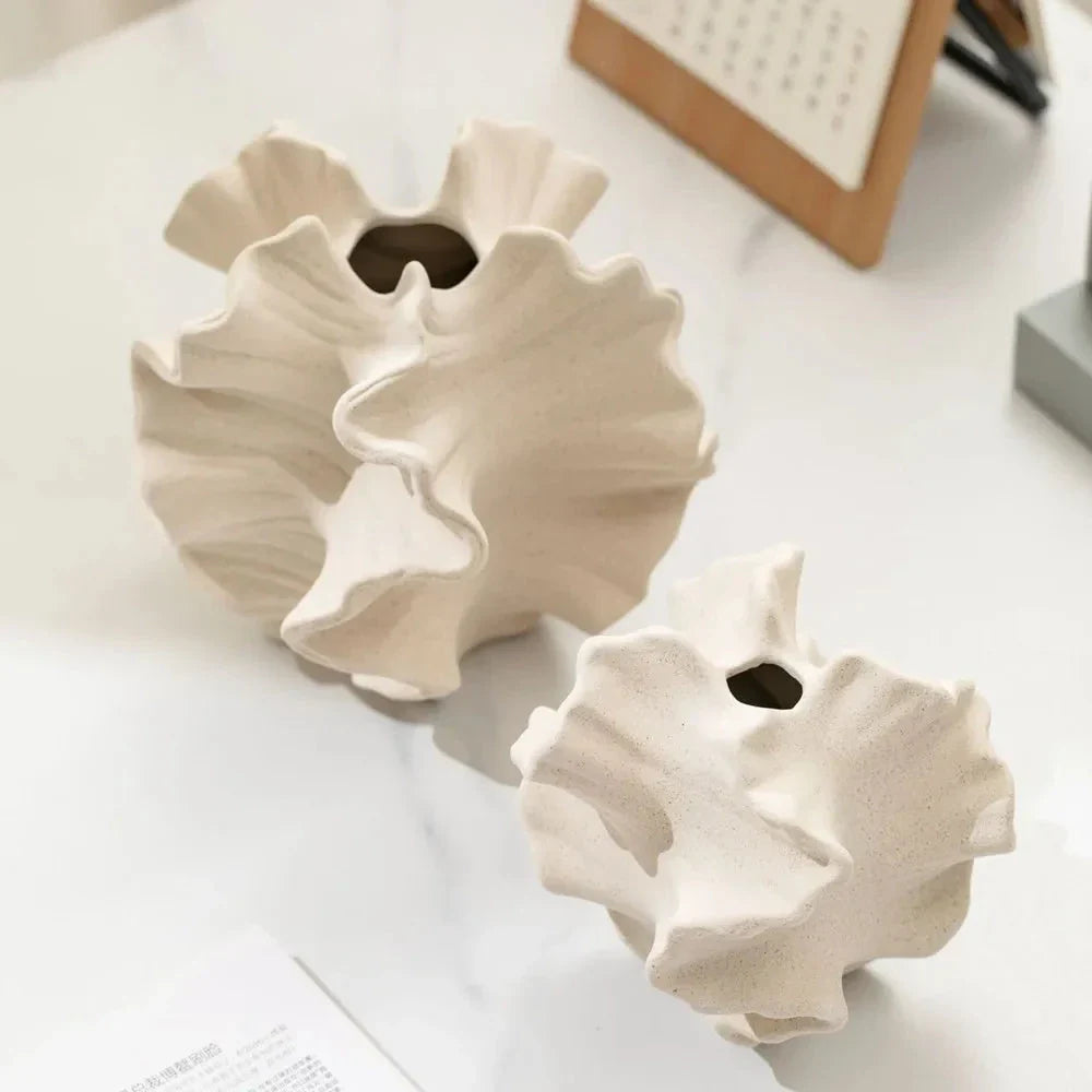 Escultura em Resina Vaso Decorativo para Flores - eFlix