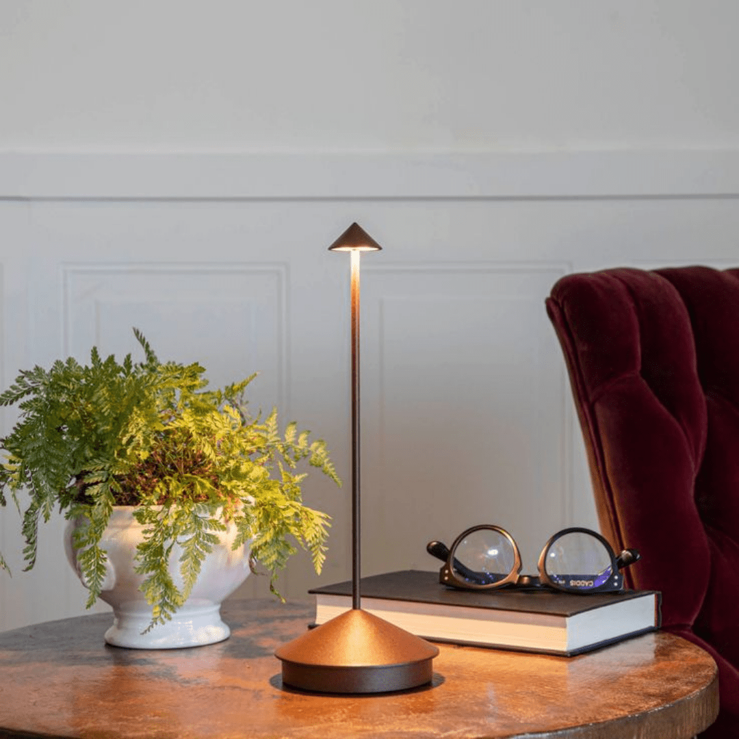 Luminária de Mesa Recarregável Minimalista Stillus - eFlix